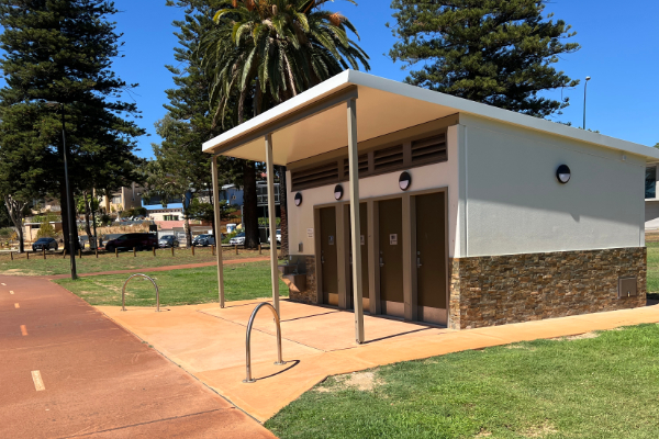 New toilet block at Lake Monger - External view